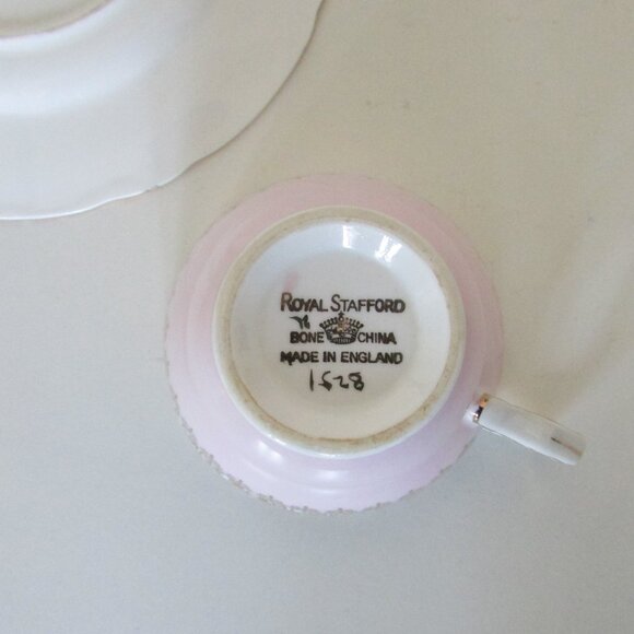 Vintage Royal Stafford Teacup trio set, Pink & Gold (Lot 2) - Picture 8 of 9